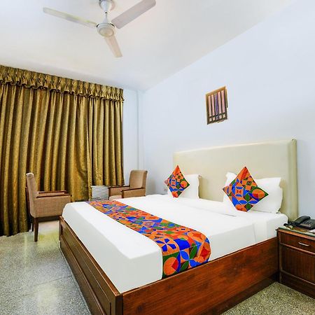 Hotel Exotica Leisure Valley, Gurgaon Ngoại thất bức ảnh