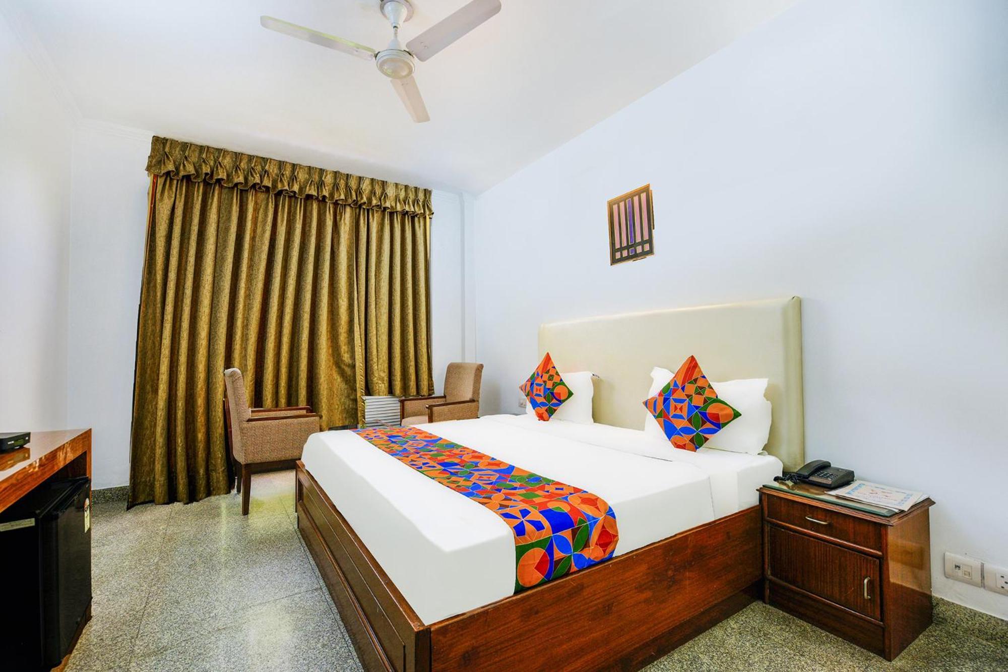 Hotel Exotica Leisure Valley, Gurgaon Ngoại thất bức ảnh