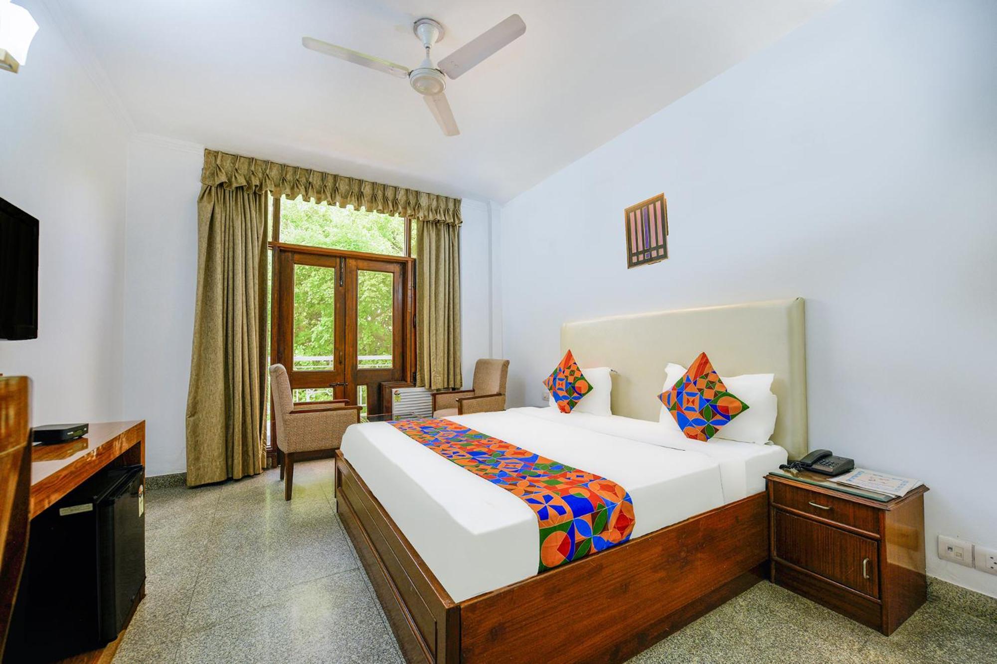 Hotel Exotica Leisure Valley, Gurgaon Ngoại thất bức ảnh