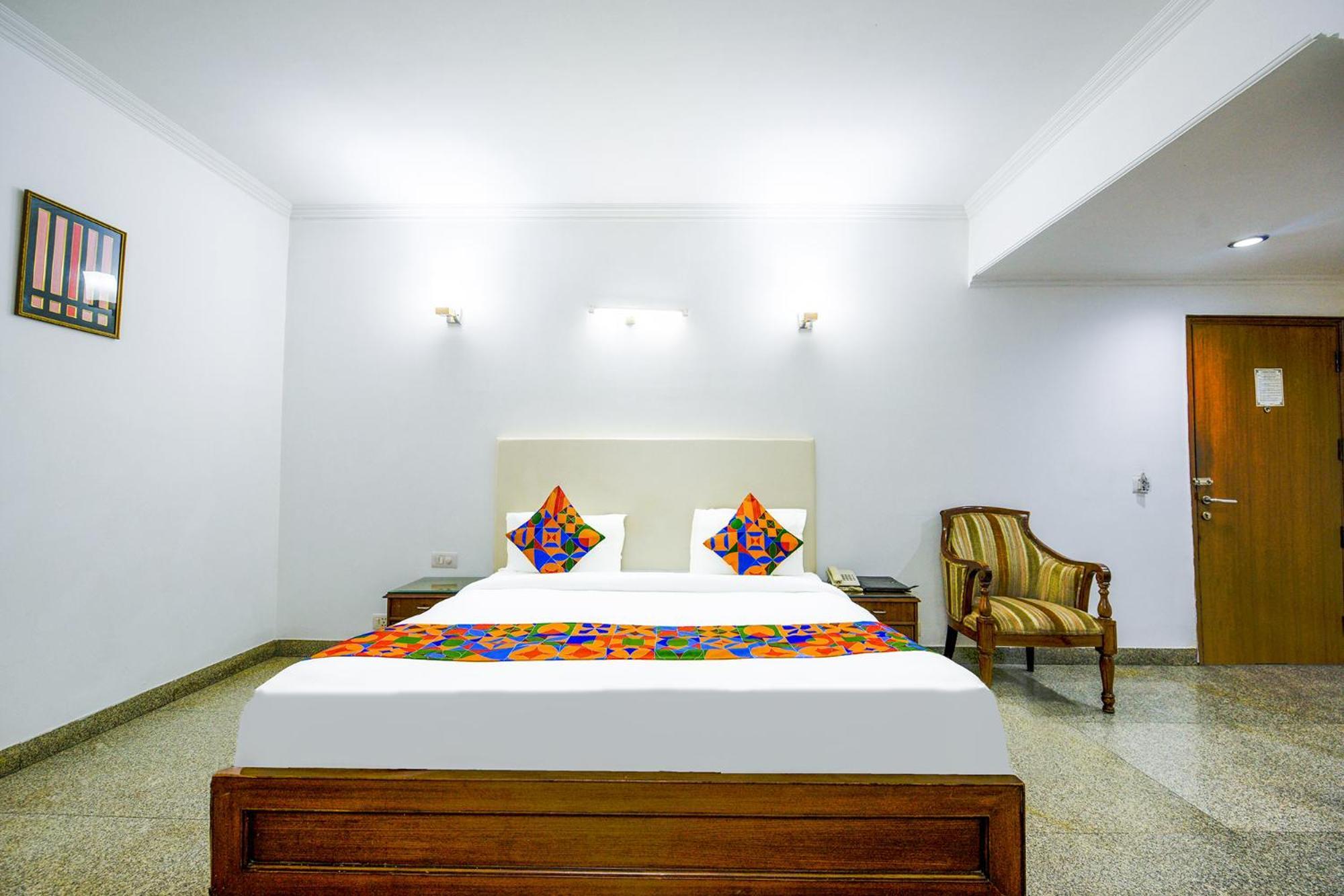 Hotel Exotica Leisure Valley, Gurgaon Ngoại thất bức ảnh