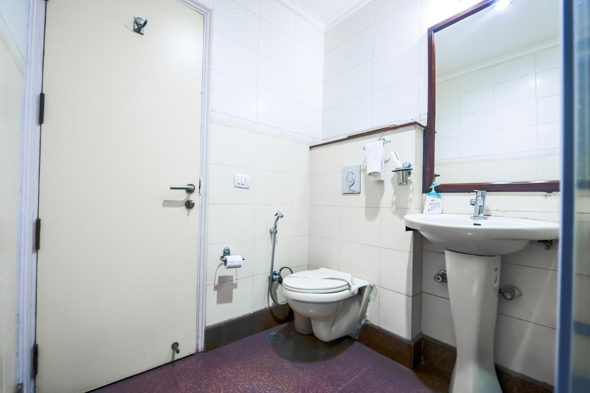 Hotel Exotica Leisure Valley, Gurgaon Ngoại thất bức ảnh