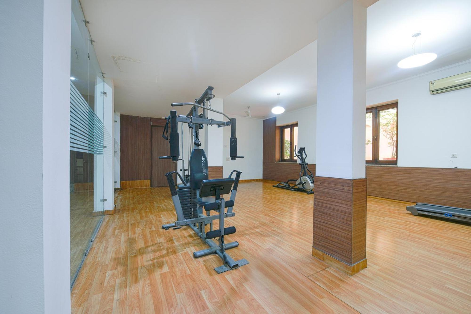 Hotel Exotica Leisure Valley, Gurgaon Ngoại thất bức ảnh