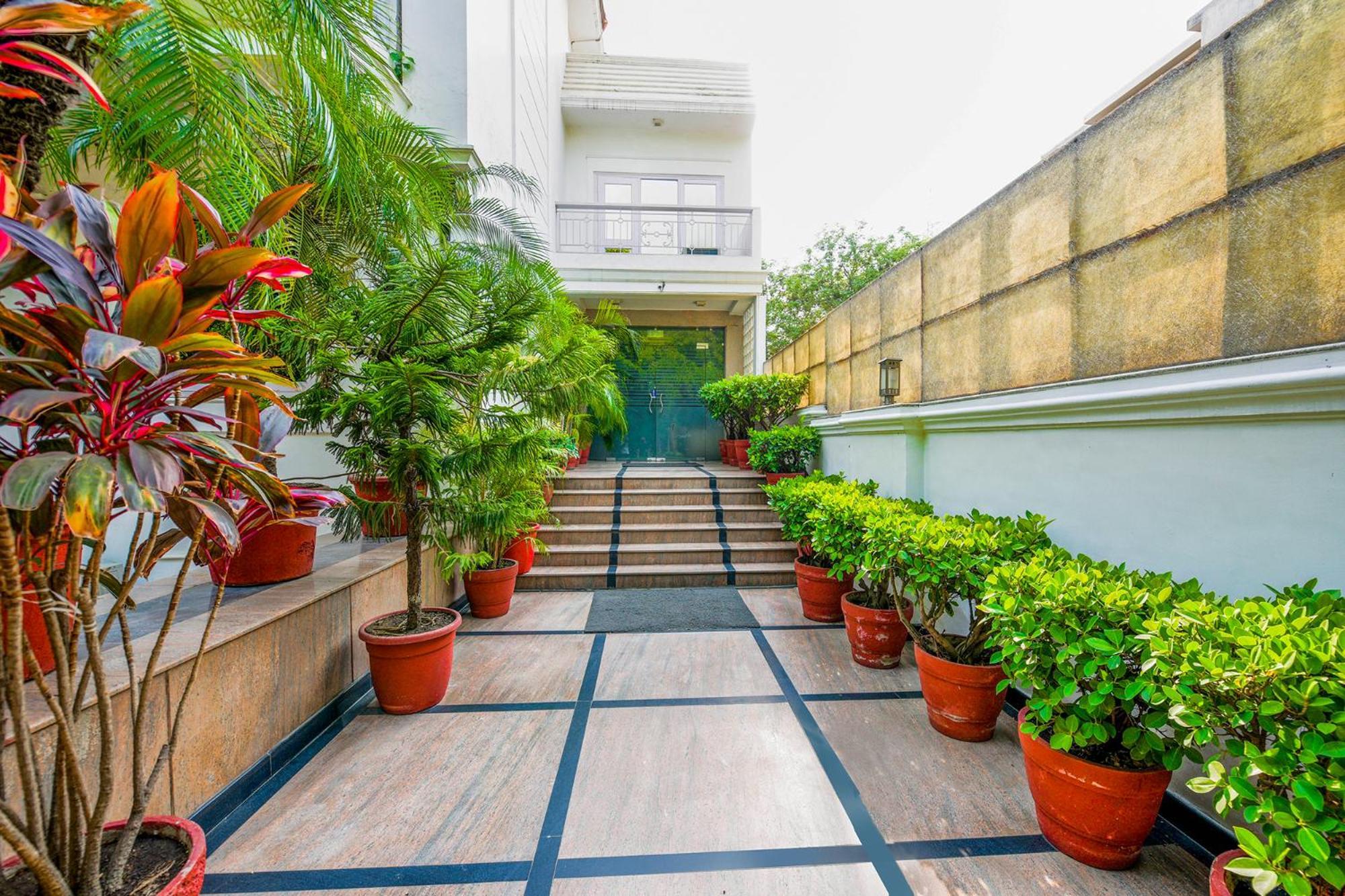 Hotel Exotica Leisure Valley, Gurgaon Ngoại thất bức ảnh